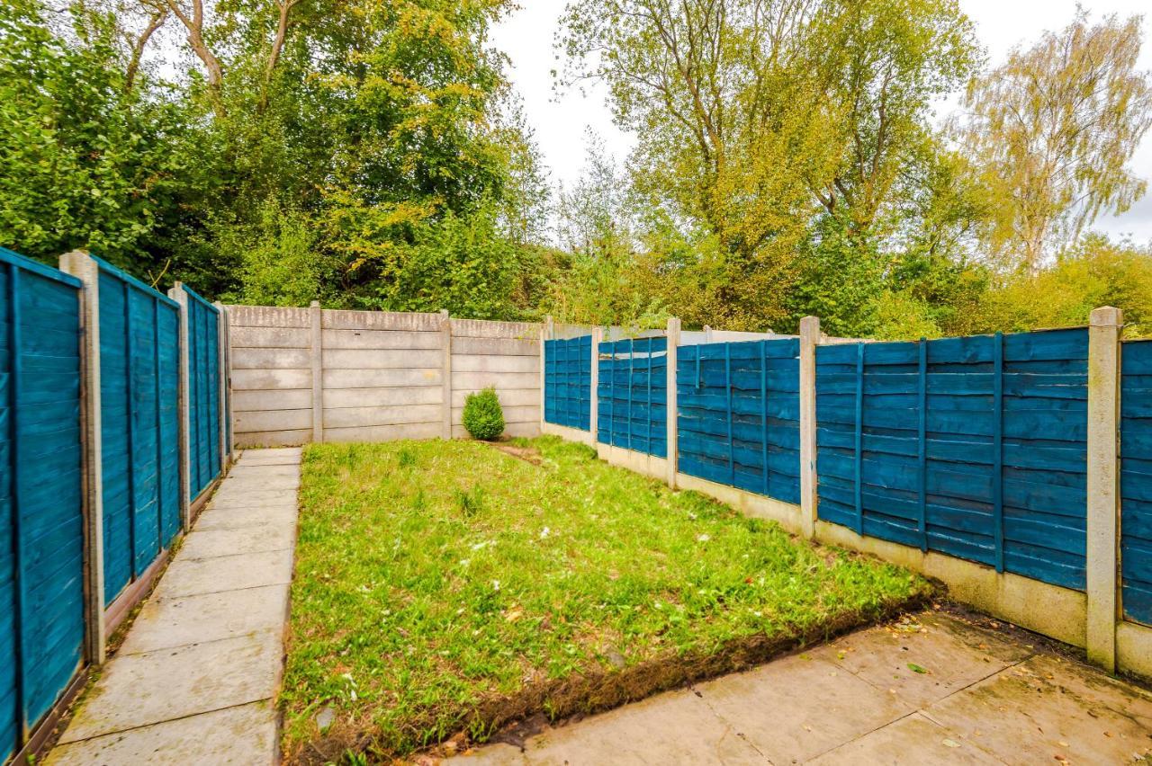 Manchester Comfortable 3 Bedroom House, Free Parking, Wifi & Disneyplus Worsley Εξωτερικό φωτογραφία